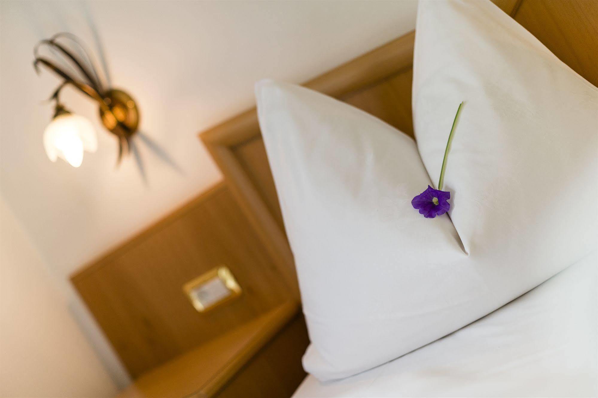 ברנרו Hotel Bergkristall מראה חיצוני תמונה